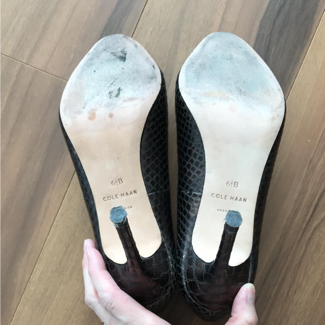 Cole Haan(コールハーン)のCOLE HAAN コールハーン パンプス 36.5 ブラウン 美品です レディースの靴/シューズ(ハイヒール/パンプス)の商品写真