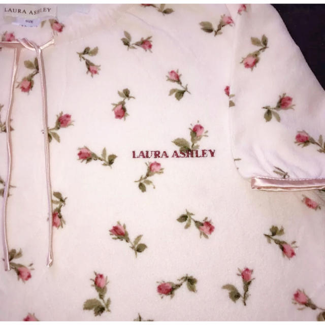 LAURA ASHLEY(ローラアシュレイ)のローラアシュレイ ピンク花柄ルームウェアー フランフラン ジェラートピケ 好み レディースのルームウェア/パジャマ(ルームウェア)の商品写真