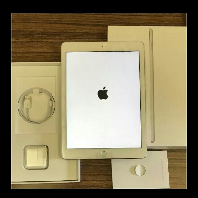 iPad  2017  32 GB  第５世代