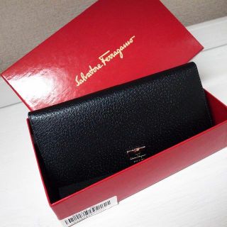 サルヴァトーレフェラガモ(Salvatore Ferragamo)の正規品♡超美品♡フェラガモ　長財布　黒　レザー　ガンチーニ　バッグ　財布(長財布)