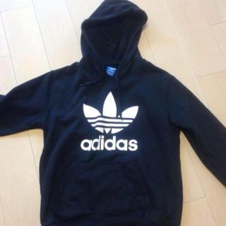 アディダス(adidas)の♡adidasパーカー♡(パーカー)