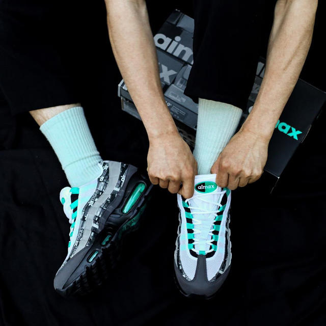 NIKE(ナイキ)のairmax 95 atmos jade 27.5 メンズの靴/シューズ(スニーカー)の商品写真