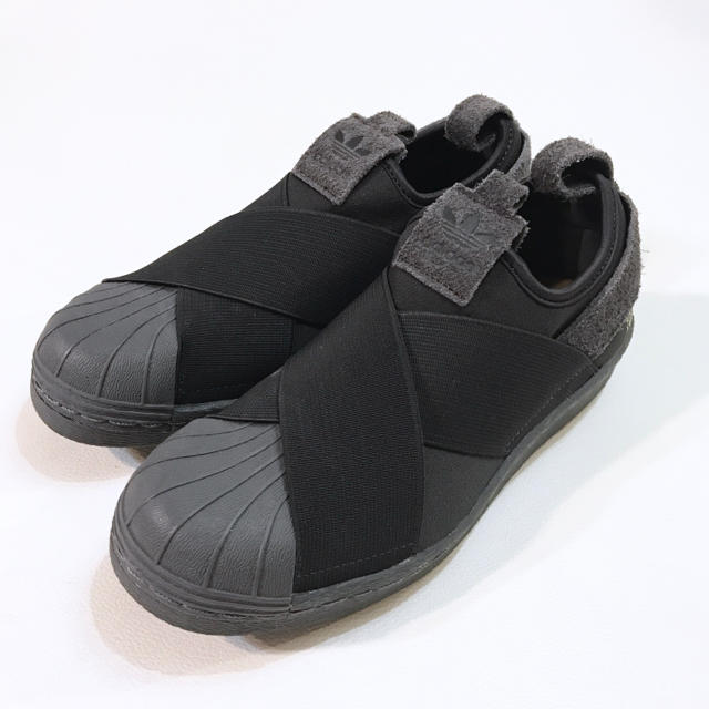 adidas(アディダス)の新品同様22.5adidasアディダス スーパースター スリッポン 黒金T514 レディースの靴/シューズ(スニーカー)の商品写真