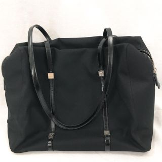 ジバンシィ(GIVENCHY)の《正規品》美品‼︎即購入可‼︎【GIVENCHY】ジバンシー(トートバッグ)