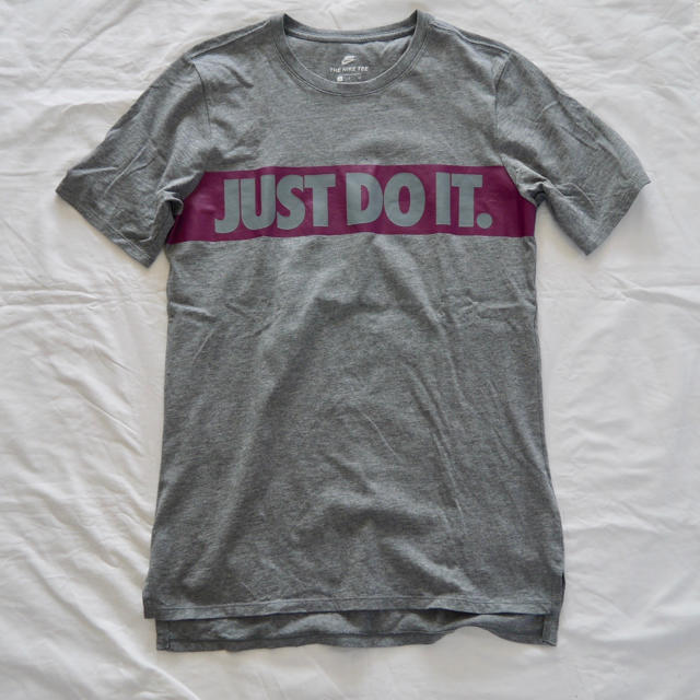 NIKE(ナイキ)のNIKE ナイキ Tシャツ Sサイズ 美品 メンズのトップス(Tシャツ/カットソー(半袖/袖なし))の商品写真