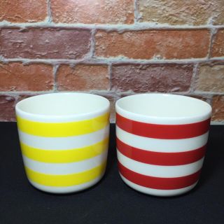 マリメッコ(marimekko)の廃盤・希少 マリメッコ ラテマグ タサライタ レッド&イエロー 未使用品(グラス/カップ)