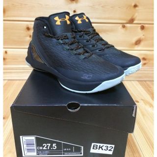 アンダーアーマー(UNDER ARMOUR)のアンダーアーマー  カリー3 完品(バスケットボール)