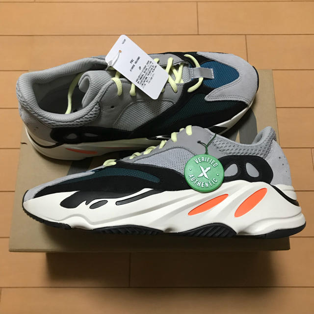 adidas yeezy boost 700 nike supreme 新品