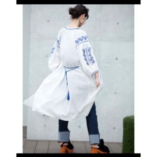 ダブルクローゼット(w closet)のw closet 刺繍入りガウンワンピース(ロングワンピース/マキシワンピース)