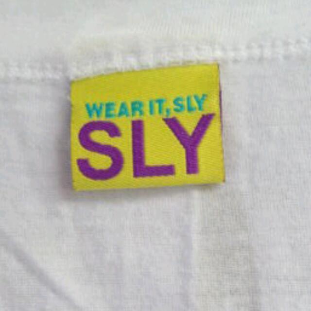 SLY(スライ)のSLY Tシャツ レディースのトップス(Tシャツ(半袖/袖なし))の商品写真