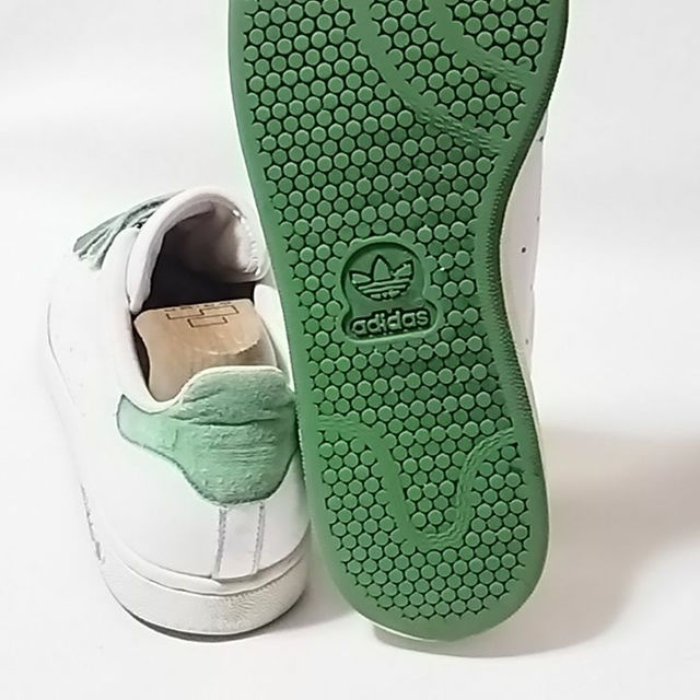 adidas(アディダス)の最高傑作希少カラー!アディダススタンスミスレザーベルクロスニーカー白緑 メンズの靴/シューズ(スニーカー)の商品写真