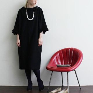 ドットアンドストライプスチャイルドウーマン(Dot&Stripes CHILDWOMAN)の花モチーフ付ドルマン袖　ワンピース(ひざ丈ワンピース)