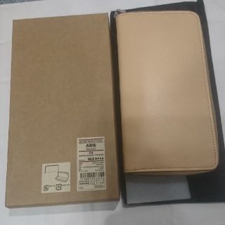 ムジルシリョウヒン(MUJI (無印良品))の新品未使用　無印良品　ヌメ革ラウンドファスナー長財布　生成(長財布)