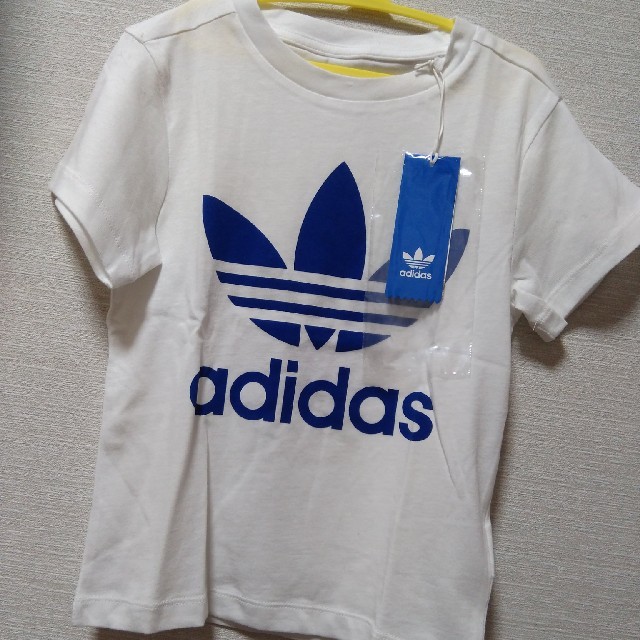 adidas(アディダス)の早いもの勝ち❢アディダスオリジナルス　ティシャツ　120 キッズ　新品 キッズ/ベビー/マタニティのキッズ服男の子用(90cm~)(Tシャツ/カットソー)の商品写真