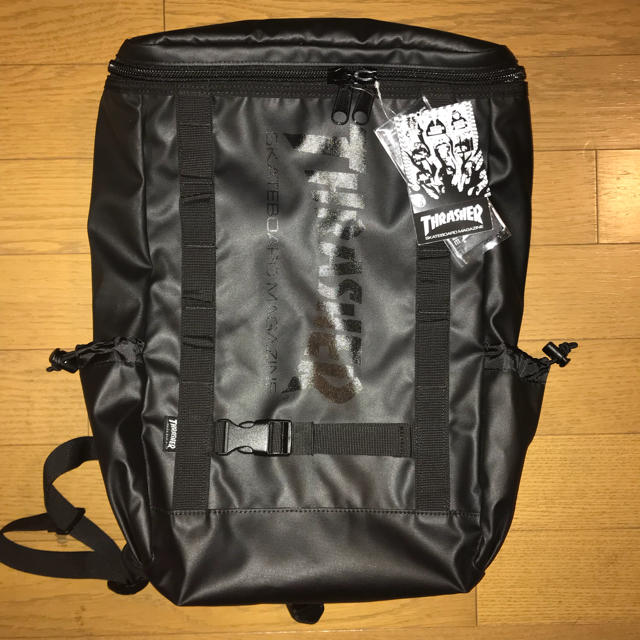 THRASHER(スラッシャー)の新品未使用品 THRASHER 黒 BLACK 黒ロゴ BACKPACK レディースのバッグ(リュック/バックパック)の商品写真