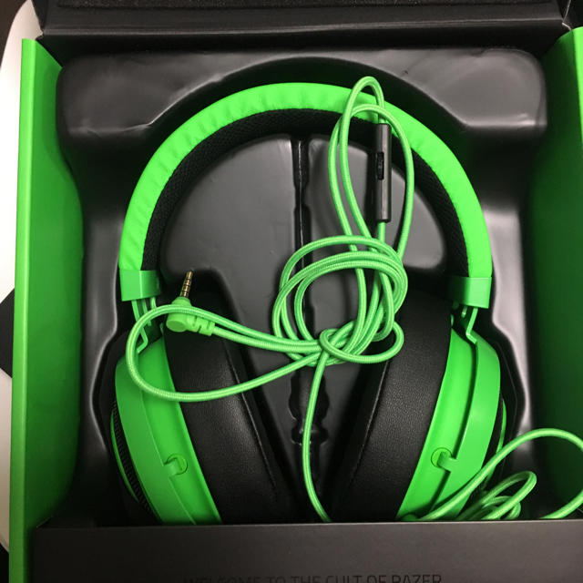 LAZER(レイザー)の【超美品】Razer Kraken Pro V2 Green Oval スマホ/家電/カメラのオーディオ機器(ヘッドフォン/イヤフォン)の商品写真