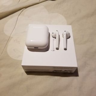 アップル(Apple)のワタルさま専用　中古美品 apple airpods 正規品(ヘッドフォン/イヤフォン)