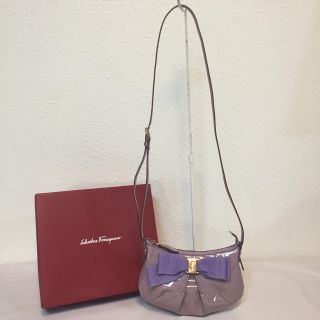 サルヴァトーレフェラガモ(Salvatore Ferragamo)のSalvatore Ferragamo サルヴァトーレフェラガモショルダーバッグ(ショルダーバッグ)