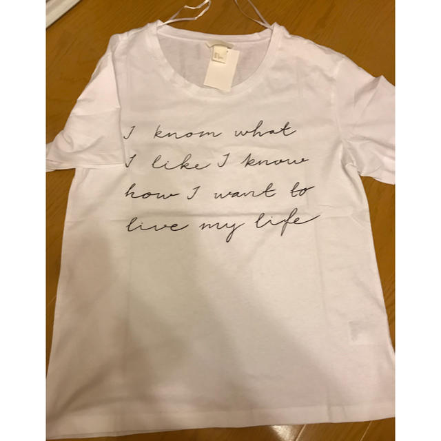 H&M(エイチアンドエム)のH&M 安室奈美恵 コラボ Tシャツ Sサイズ 新品 レディースのトップス(Tシャツ(半袖/袖なし))の商品写真
