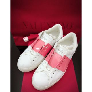 ヴァレンティノ(VALENTINO)のVALENTINO スタッズスニーカー ♡ (スニーカー)