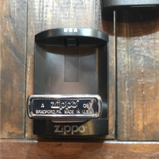 ZIPPO(ジッポー)のZIPPO ジッポーライター 新品未使用［最終値下げ］ メンズのファッション小物(タバコグッズ)の商品写真