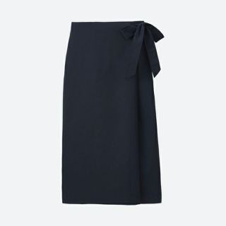 ユニクロ(UNIQLO)の新品 UNIQLO ラップミディスカンツ ネイビー S(キュロット)