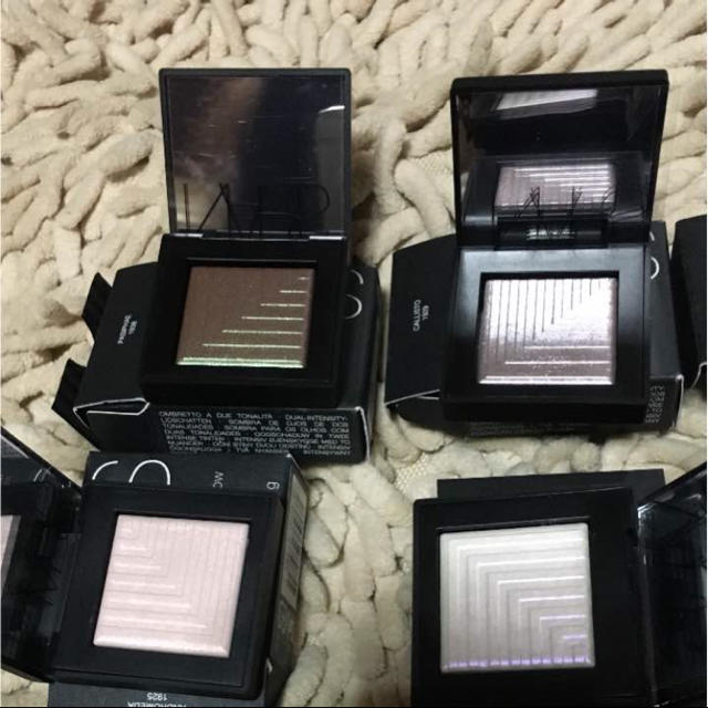 NARS(ナーズ)のさなちゃん様 専用 デュアルインテンシティー アイシャドウ10色セット限定1色 コスメ/美容のベースメイク/化粧品(アイシャドウ)の商品写真