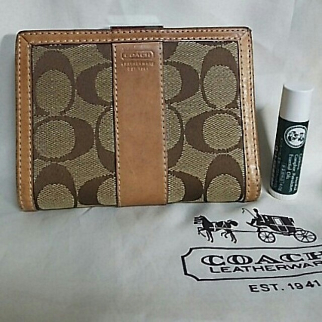 COACH(コーチ)のCOACH コーチ レザー キャンバス がま口 シグネチャー  折り財布 105 レディースのファッション小物(財布)の商品写真