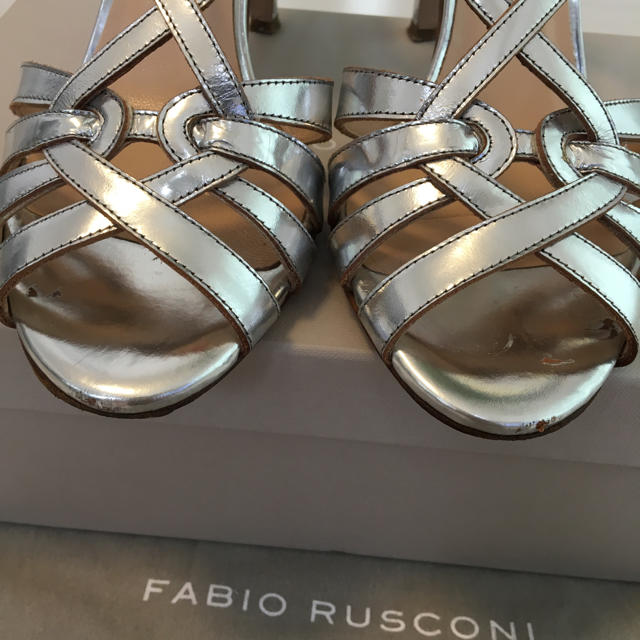 FABIO RUSCONI(ファビオルスコーニ)のファビオルスコーニ  シルバーサンダル   レディースの靴/シューズ(サンダル)の商品写真