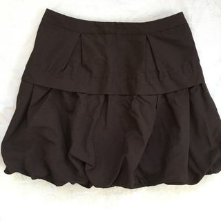 チェスティ(Chesty)のChestyバルーンスカート☆シンプル黒スカート美品(ひざ丈スカート)