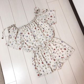 ティティアンドコー(titty&co)のみい様 専用 ティティアンドコー 花柄ロンパース(オールインワン)