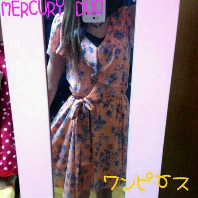 MERCURYDUO(マーキュリーデュオ)のマーキュリーデュオ花柄シフォンワンピース レディースのワンピース(ミニワンピース)の商品写真