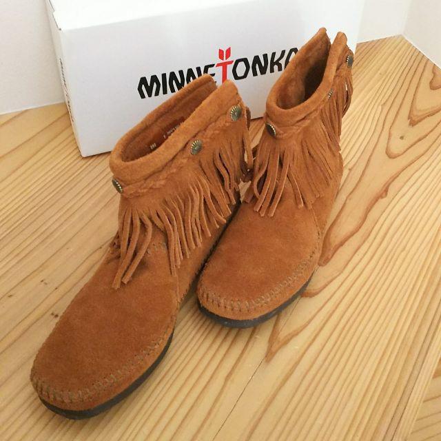 Minnetonka(ミネトンカ)のミネトンカバックジップブーツ レディースの靴/シューズ(ブーツ)の商品写真