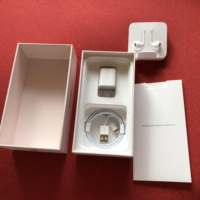 Apple(アップル)のiphone8ケースと付属品 スマホ/家電/カメラのスマホアクセサリー(その他)の商品写真