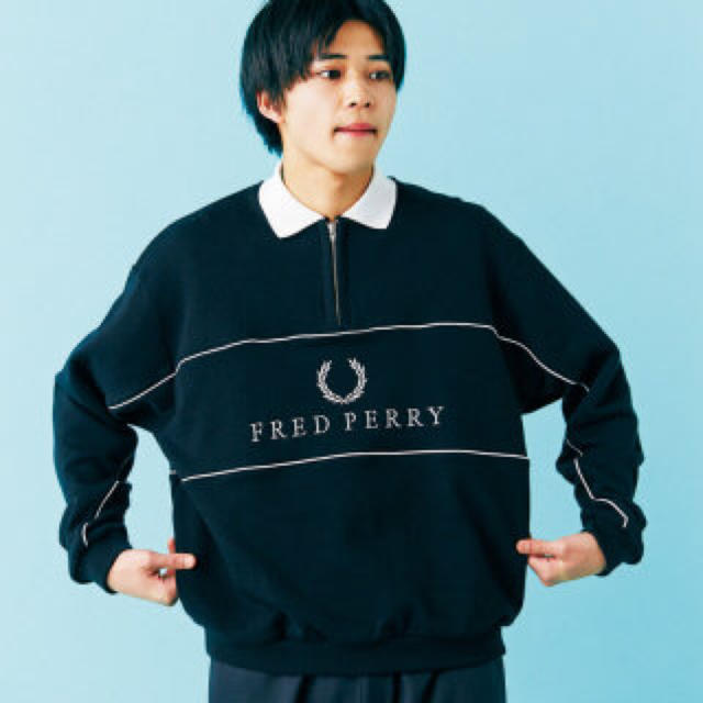 FRED PERRY ハーフジップ　スウェット　トレーナー