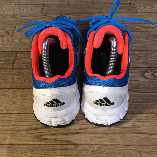 adidas(アディダス)のlarksさん専用 アディダス メッシュランニングシューズ 25.5cm スポーツ/アウトドアのランニング(シューズ)の商品写真