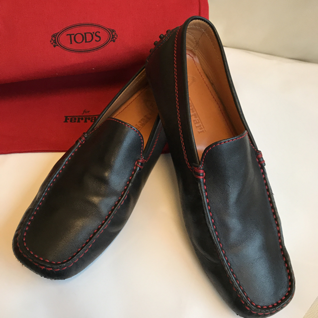 TOD'S(トッズ)の値下！☆限定品☆フェラーリ ドライビングシューズ トッズ メンズの靴/シューズ(スリッポン/モカシン)の商品写真