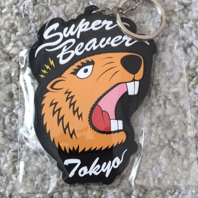 MAN WITH A MISSION(マンウィズアミッション)の武道館限定 SUPER BEAVER キーホルダー エンタメ/ホビーのタレントグッズ(ミュージシャン)の商品写真