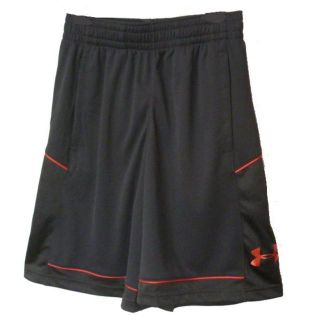 アンダーアーマー(UNDER ARMOUR)の新品Ｍ★アンダーアーマー 黒ハーフパンツ定価4960円送料込(ショートパンツ)