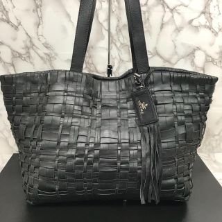 プラダ(PRADA)のプラダ  トートバッグ  編み込みレザー  黒(トートバッグ)