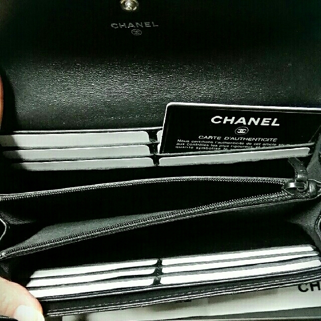 CHANEL(シャネル)のCHANEL.シャネル.シェブロンVステッチライン長財布☆☆☆新品同様☆☆☆ メンズのファッション小物(長財布)の商品写真