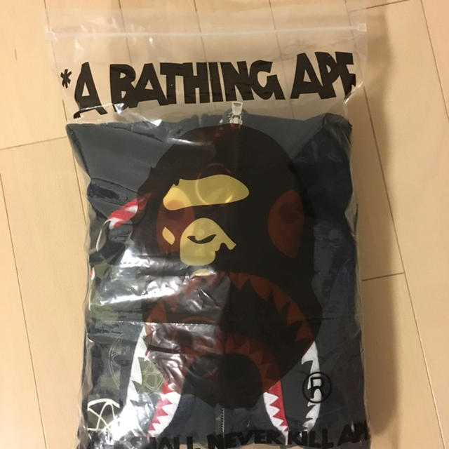 A BATHING APE(アベイシングエイプ)の【大人気❗️】futura ape シャークパーカー メンズのトップス(パーカー)の商品写真