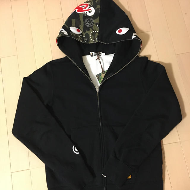 A BATHING APE(アベイシングエイプ)の【大人気❗️】futura ape シャークパーカー メンズのトップス(パーカー)の商品写真