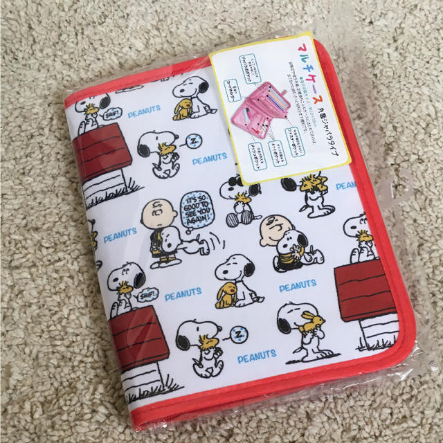 SNOOPY(スヌーピー)の新品 未使用 スヌーピー 母子手帳ケース 母子手帳 保険証 マタニティー キッズ/ベビー/マタニティのマタニティ(母子手帳ケース)の商品写真