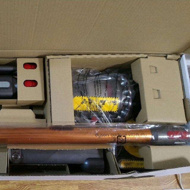 SALE/60%OFF】 Dyson - escada Dyson V10 fluffy SV12FF ダイソン