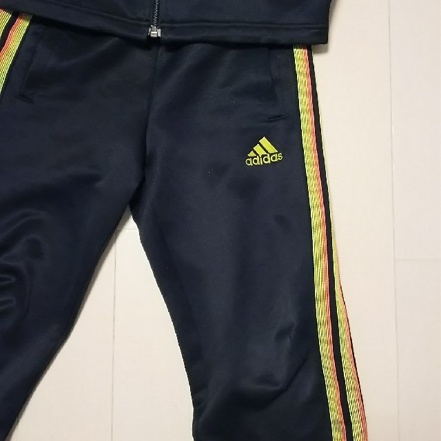 adidas(アディダス)の値下げ★アディダス★ジャージ★上下★セットアップ【130】 キッズ/ベビー/マタニティのキッズ服男の子用(90cm~)(その他)の商品写真