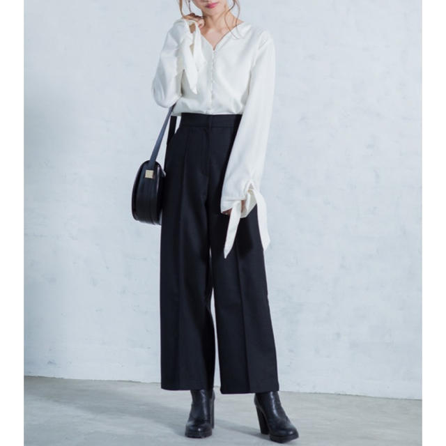 ZARA(ザラ)のリボン プリーツ シャツ ブラウス レディースのトップス(シャツ/ブラウス(長袖/七分))の商品写真