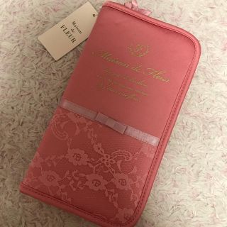 メゾンドフルール(Maison de FLEUR)のMaison de FLEUR♡パスポートケース♡ピンク(その他)