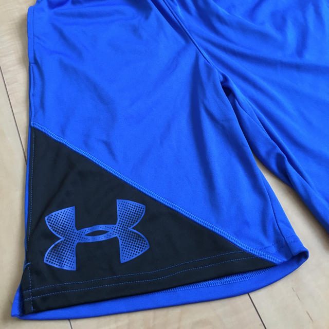 UNDER ARMOUR(アンダーアーマー)の★アンダーアーマー★ハーフパンツ【YMD140㎝】 キッズ/ベビー/マタニティのキッズ服男の子用(90cm~)(パンツ/スパッツ)の商品写真