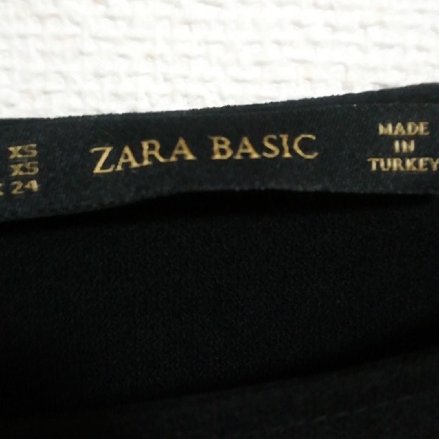 ZARA(ザラ)の送料込み！ZARAバタフライトップス♡ブラック レディースのトップス(カットソー(半袖/袖なし))の商品写真